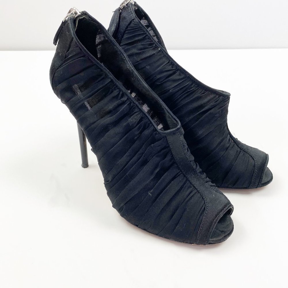 Badgley Mischka Black Peep-Toe Heels